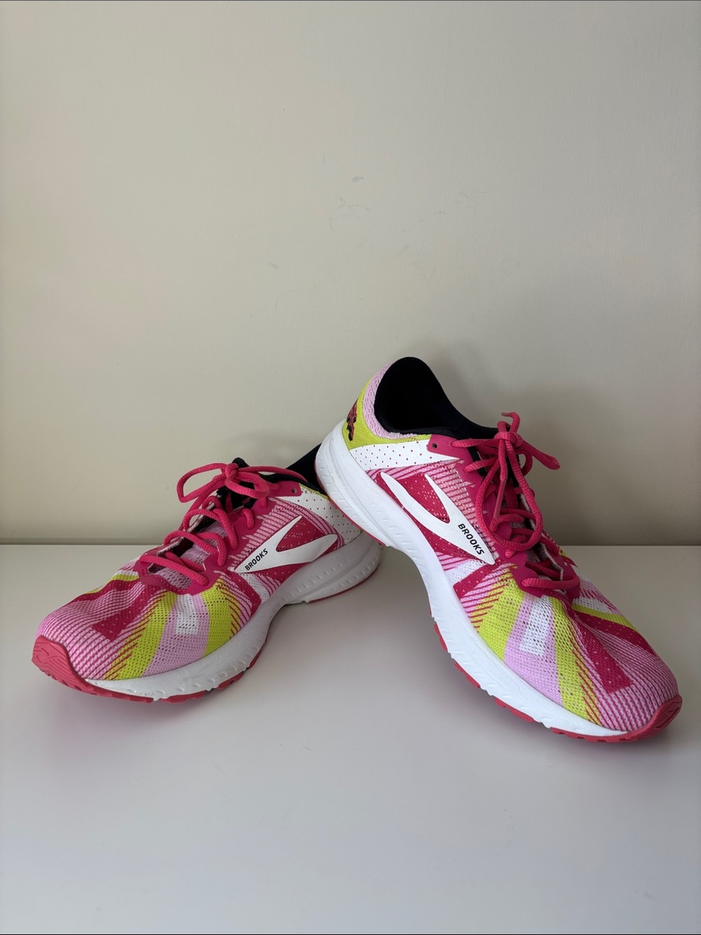 Brooks Launch 6 Run Happy Sneakers Women’s 9 EUC